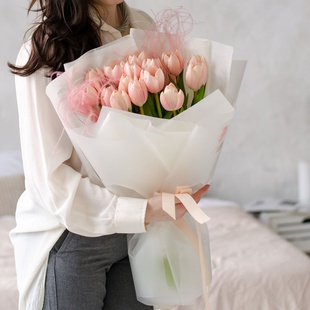 Букет 15 тюльпанів бутс зі стифою