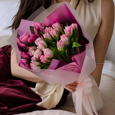 Букет 15 ніжно-рожевих тюльпанів дабл