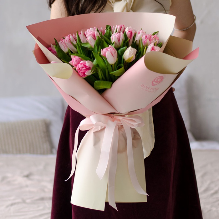 Букет 25 нежно-розовых тюльпанов дабл