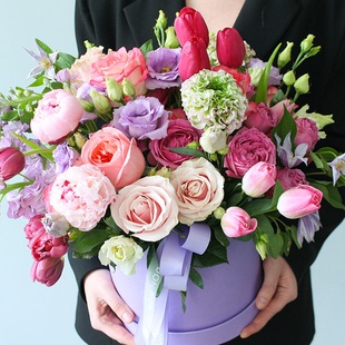 Квіти в коробці "Рожево-лілова ніжність"