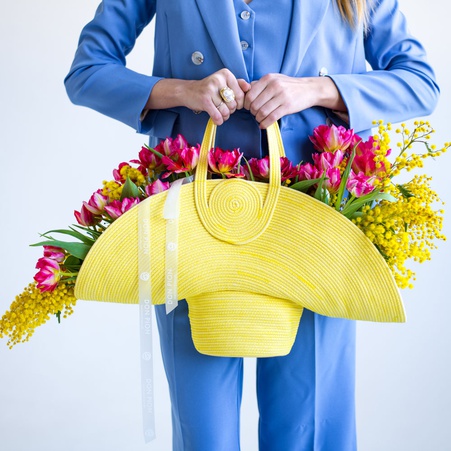 Капелюх з квітами "Тюльпани та мімоза"