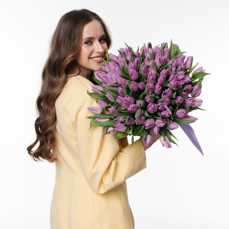 Букет 101 ніжно-фіолетовий тюльпан