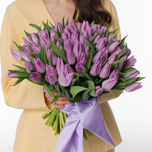 Букет 101 ніжно-фіолетовий тюльпан