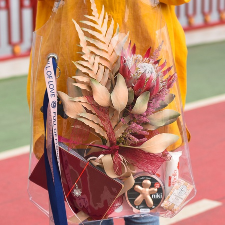 Цветы в сумке "Любовь и город"