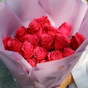 Букет з 19 малинових троянд Чері О
