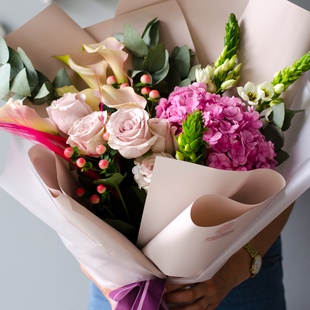 Букет с гортензией "Коктейльный рассвет"