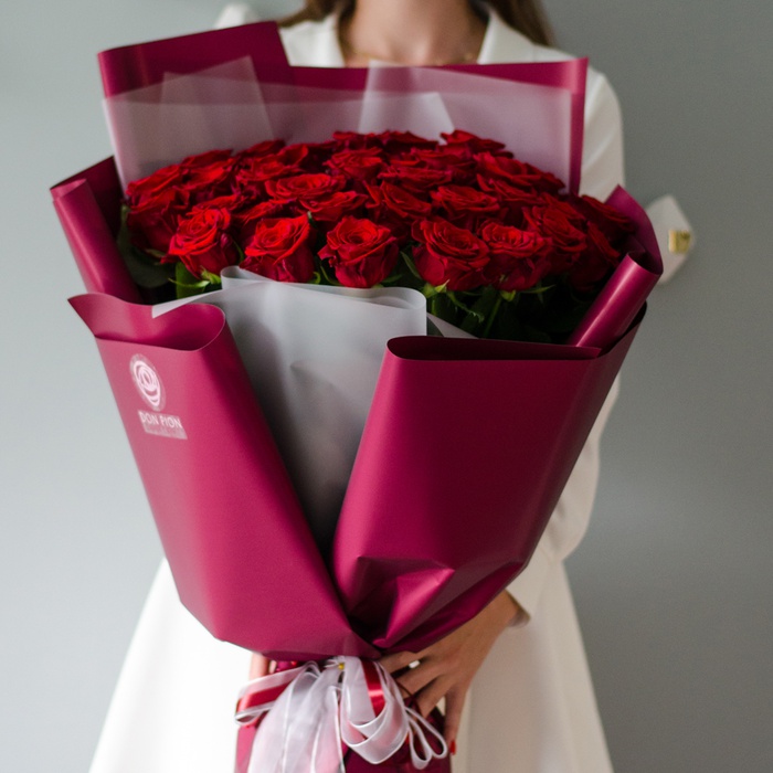 Букет 35 червоних троянд Мері Мі, 70 см