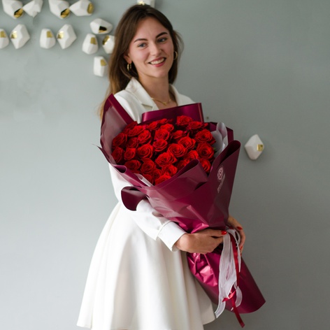 Букет 35 червоних троянд Мері Мі, 70 см
