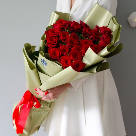 Букет 25 червоних троянд Мері Мі, 70 см