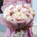 Букет із 31 ніжно-рожевої троянди