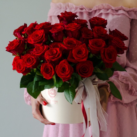 Квіти в коробці "35 червоних троянд"