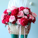 Квіти у плетеній сумці "Природна елегантність"
