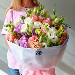 Букет з 15 еустом мікс