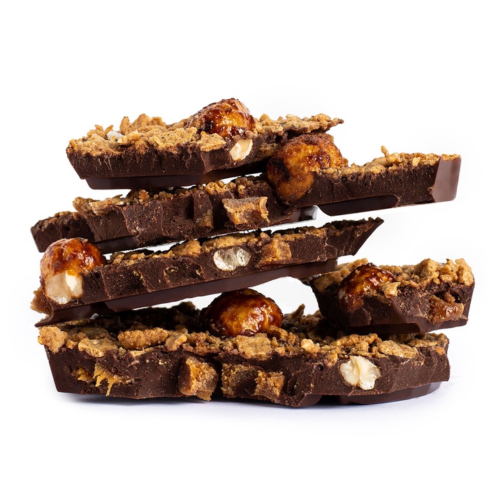 Плитка з солоною карамеллю, пластівцями і фундуком від Spell