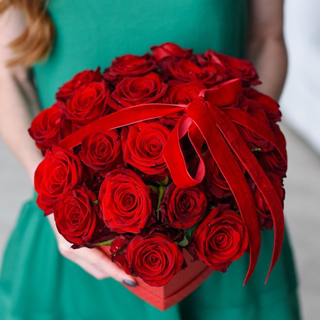 Квіти в коробці троянди "Червоне серце"
