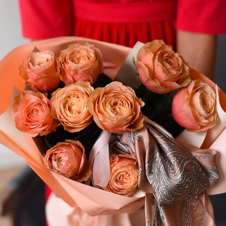 Букет з троянд Кахала з хусткою