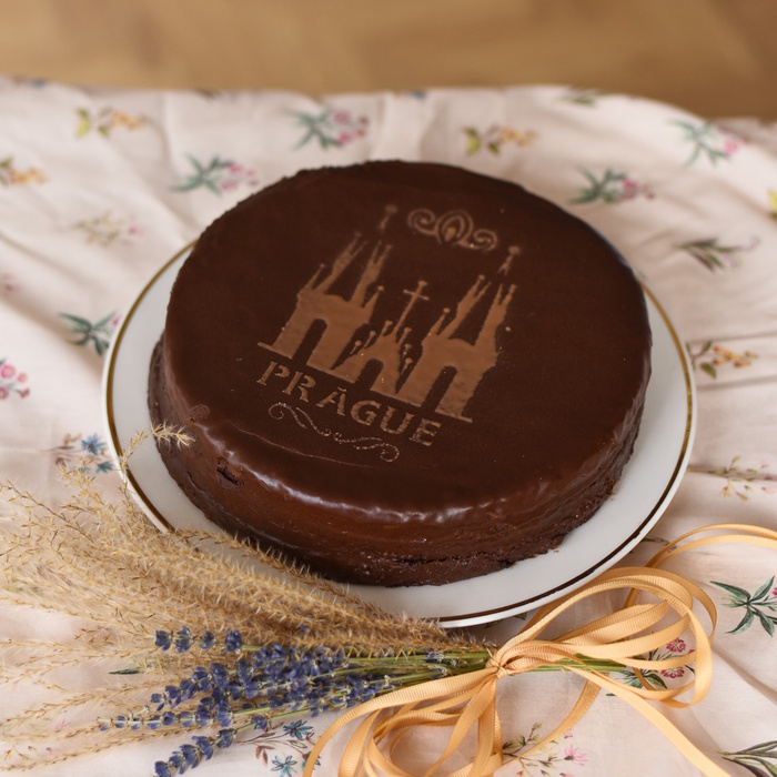 Подарунковий набір "Торт шоколадний в квітковій серветці"