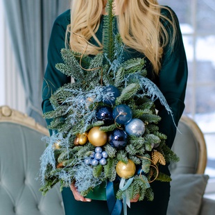 Новорічна ялинка "Блакитний магічний світ"