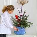 Квіти у синій вазі "Зима в будинку"