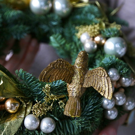 Композиция новогодний венок "Роскошное золото"