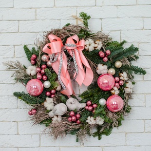 Новогодний венок из хвои "Игривое настроение"