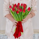 Букет з 25 червоних тюльпанів