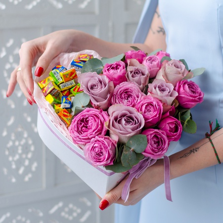 Цветы в коробке "Все про любовь"