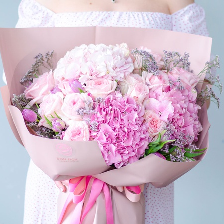 Букет з гортензії, троянди та тюльпанів "Рожевий сад"