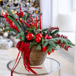 Зимняя композиция в корзинке "Зимняя идилия"