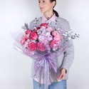 Букет з гортензією та трояндами "Лавандово-рожева спокуса"