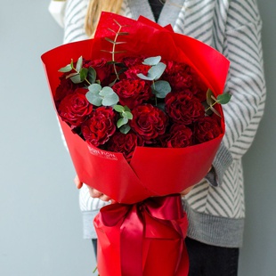 Букет 15 троянд Хартс