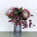 Цветы в вазе "Протея с эвкалиптом"
