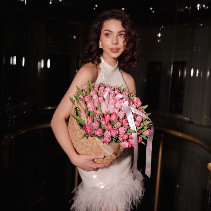 Цветы в корзине "101 розовый тюльпан"