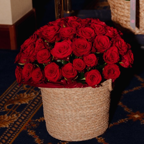 Цветы в корзине "51 красная роза Маричка"