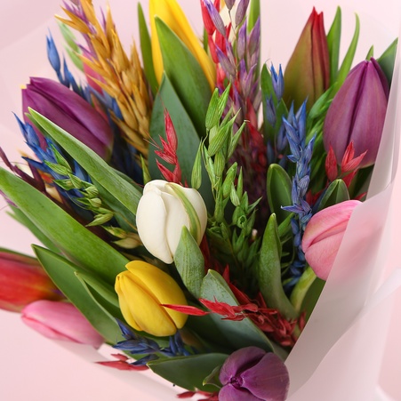 Букет из тюльпанов "Весенняя улыбка"