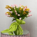 Букет из тюльпанов и мимозы