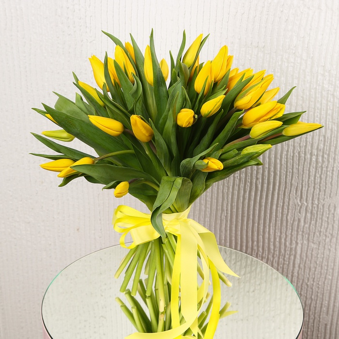 Букет 35 желтых тюльпанов