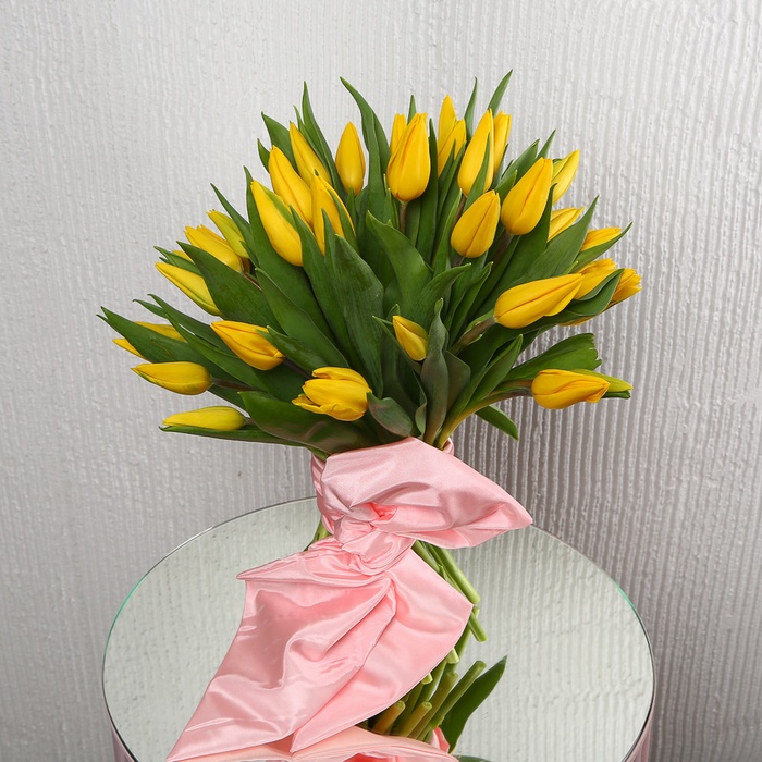 Букет 51 желтый тюльпан